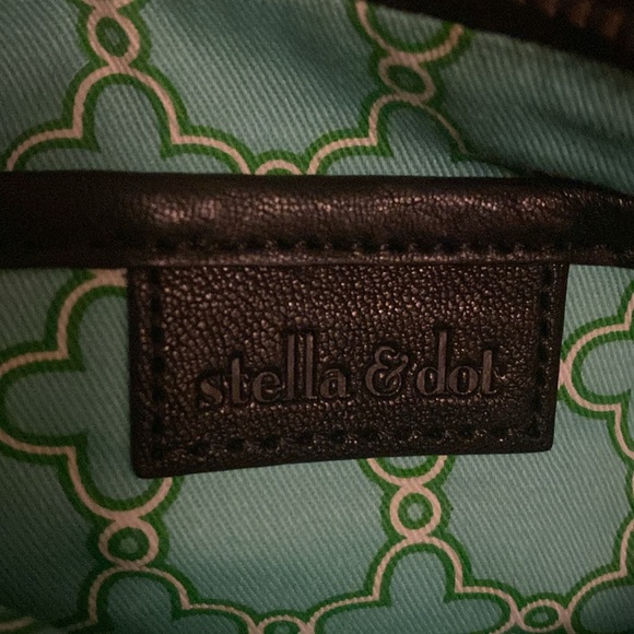 Stella & Dot clutch with removable broach/pin. - Picture 2 of 5